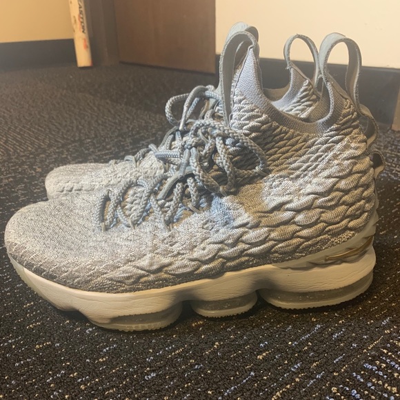 nike lebron 15 wolf grey